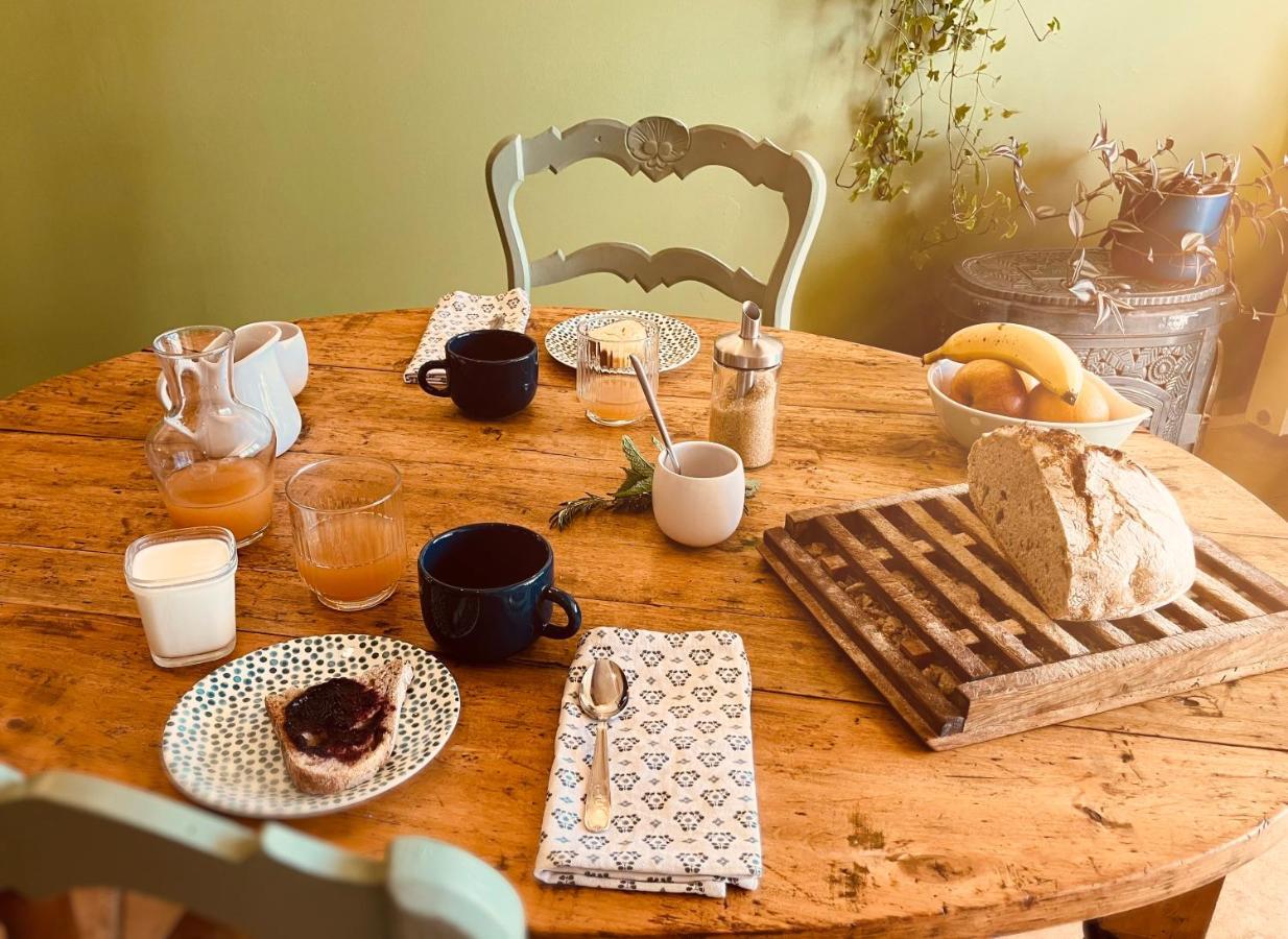 Le Repaire De La Reveuse Bed and Breakfast Saint-Frajou Buitenkant foto